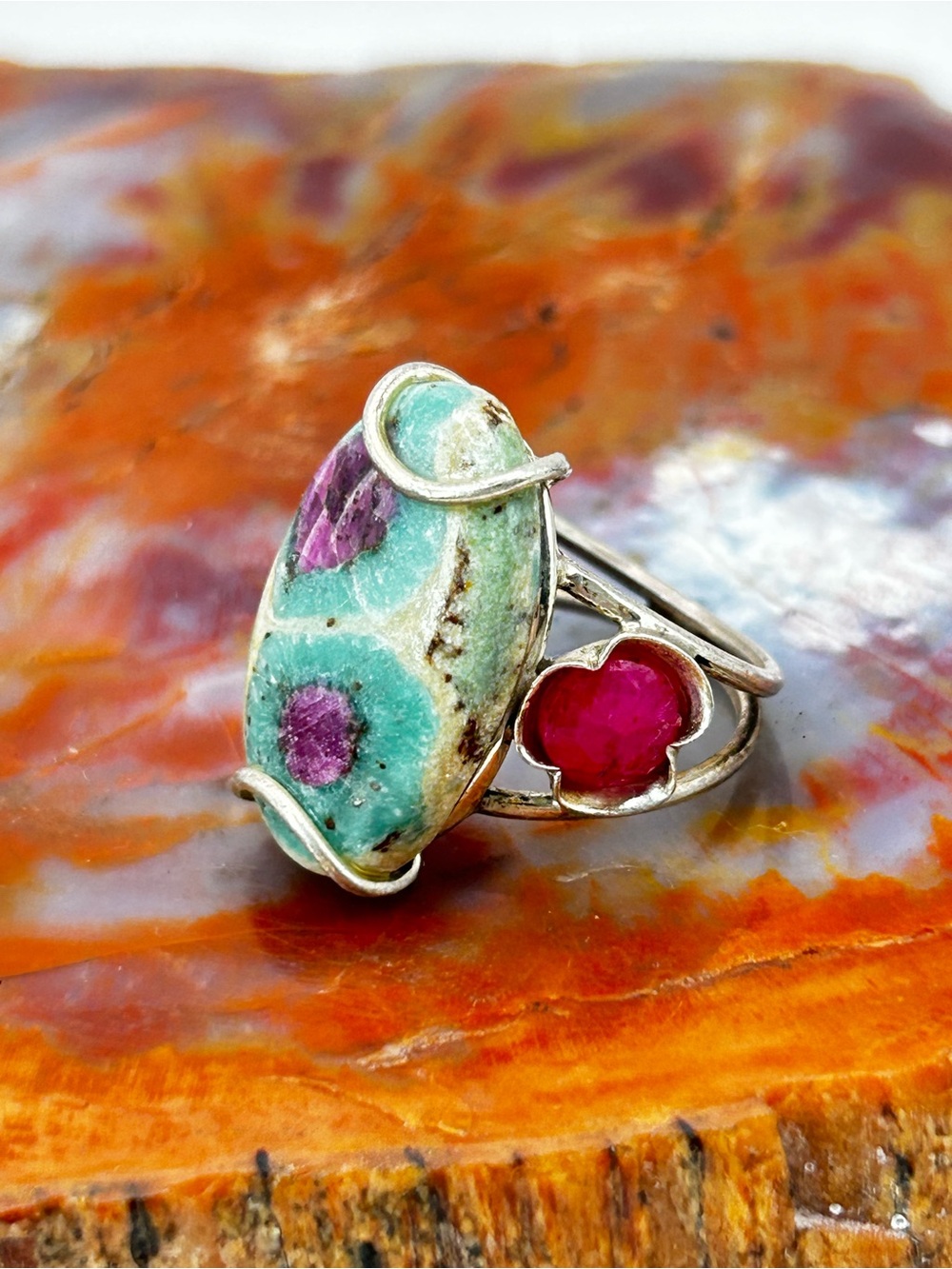 Sterling Silver Ring with Ruby Fuchsine and Faceted Ruby Accents - Size 6